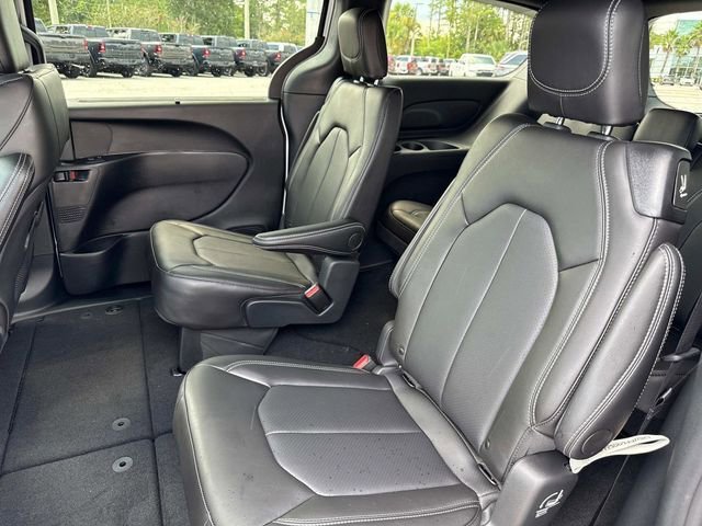 New 2026 Chrysler Pacifica Select image 9