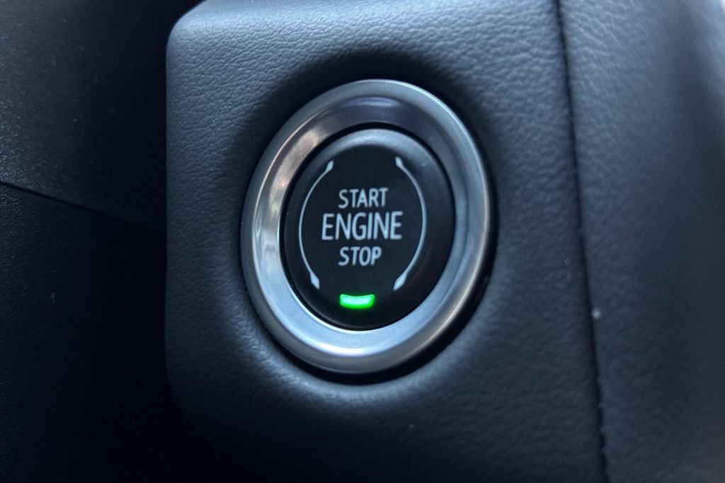 Certified 2024 Chevrolet Suburban Premier AWD/4WD image 28