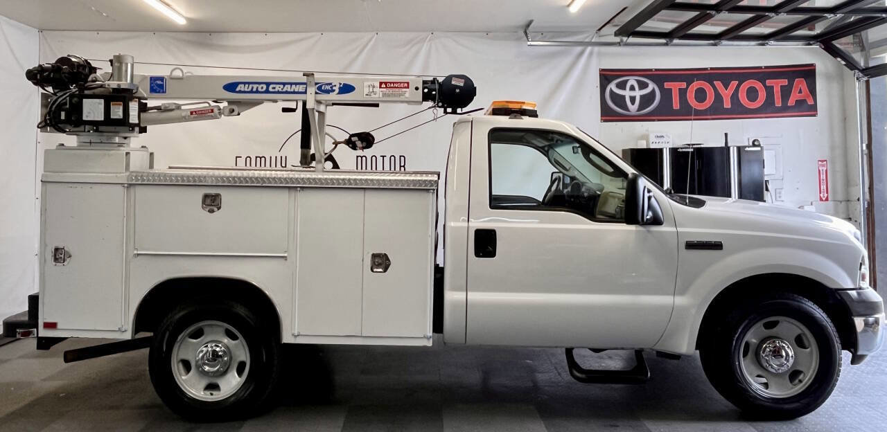 Used 2005 Ford F350 2WD Regular Cab Super Duty image 1