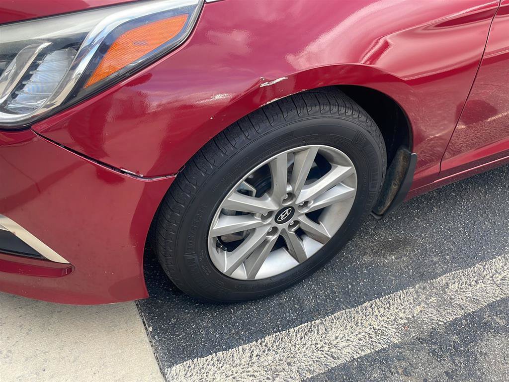 Used 2015 Hyundai Sonata SE w/ Option Group 02 FWD image 3