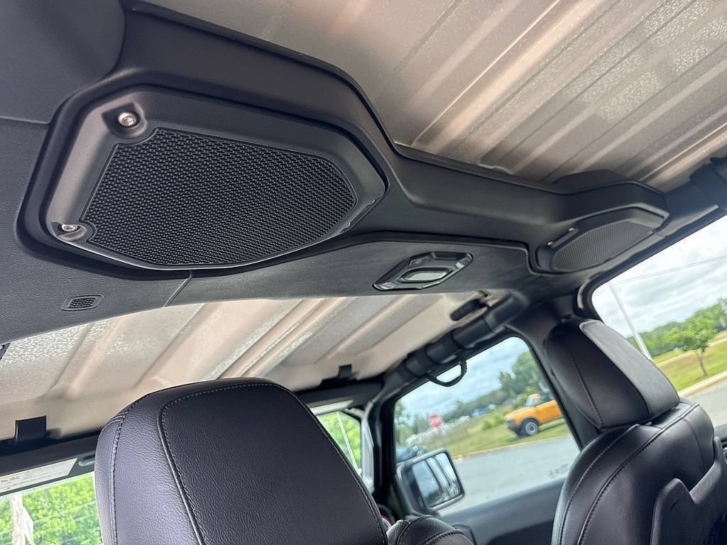 Used 2021 Jeep Wrangler Unlimited Rubicon AWD/4WD image 14