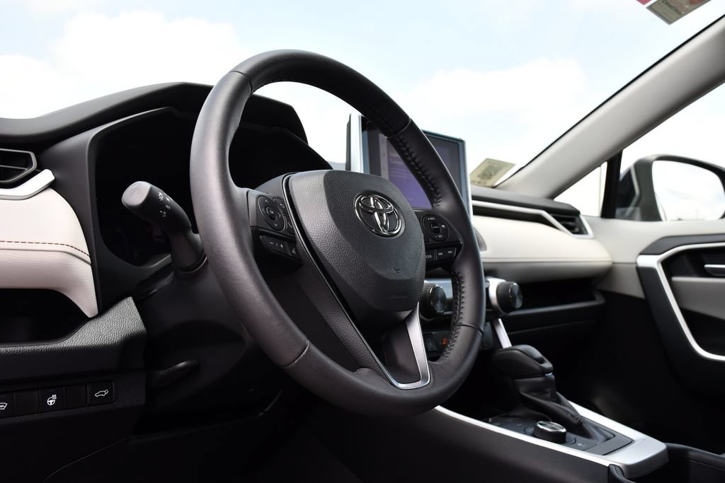 Used 2024 Toyota RAV4 XLE w/ Convenience Package AWD/4WD image 15