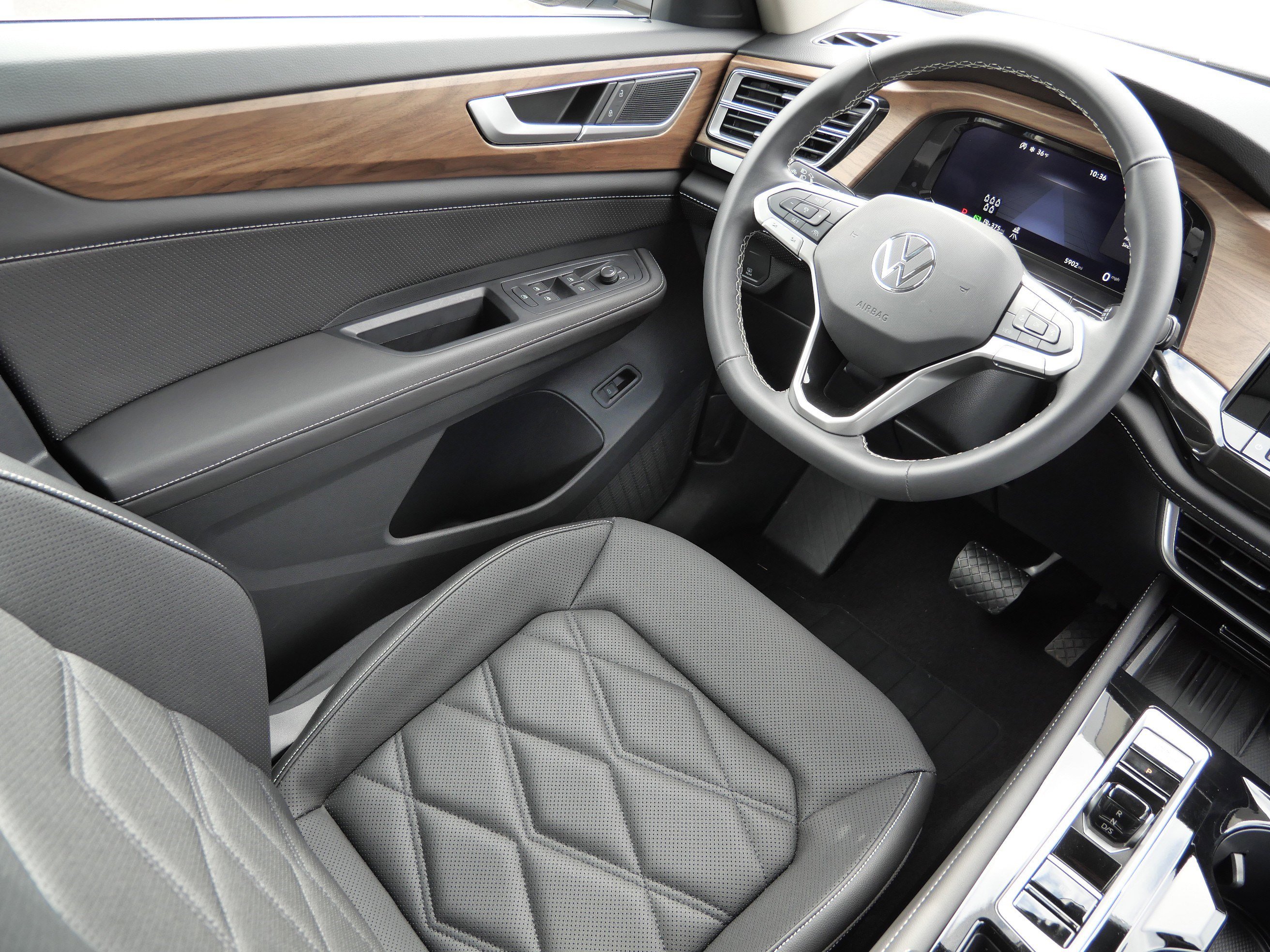Certified 2025 Volkswagen Atlas SE image 9