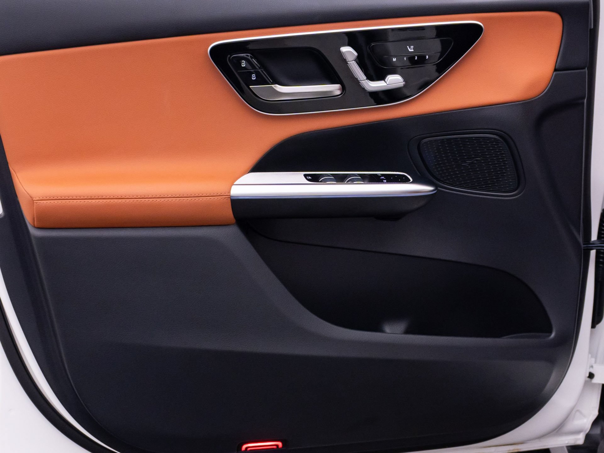 Certified 2025 Mercedes-Benz GLC 300 4MATIC image 14