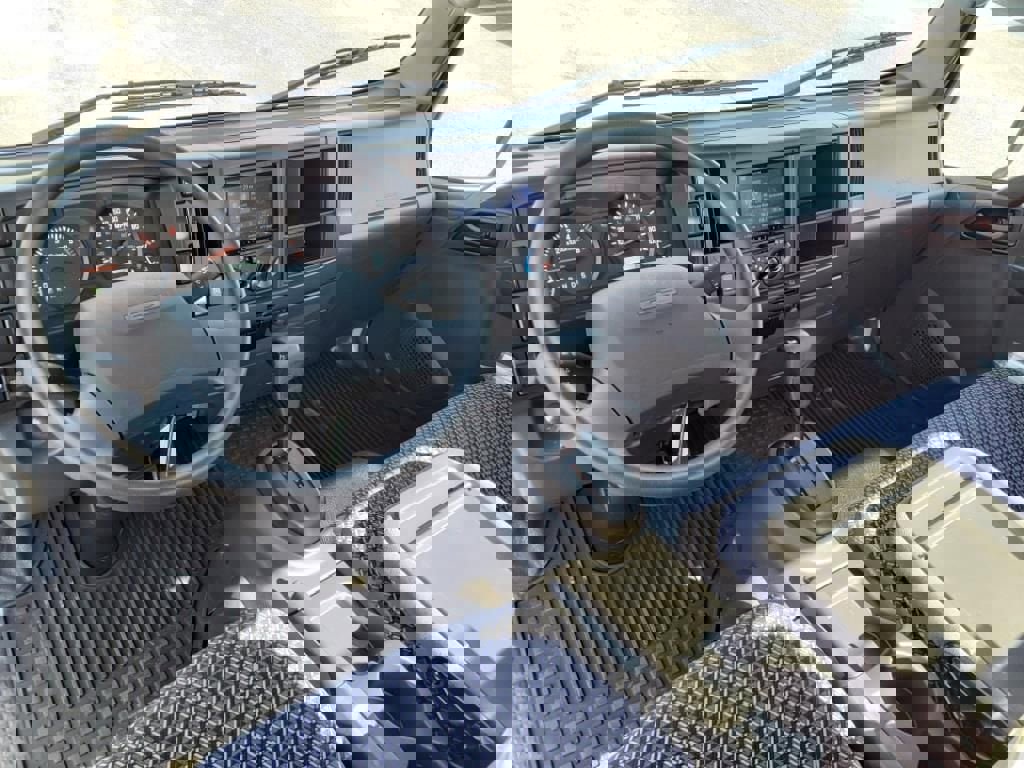 New 2025 Chevrolet Low Cab Forward image 7