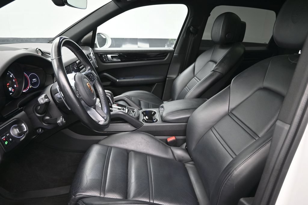 Used 2022 Porsche Cayenne AWD/4WD image 27