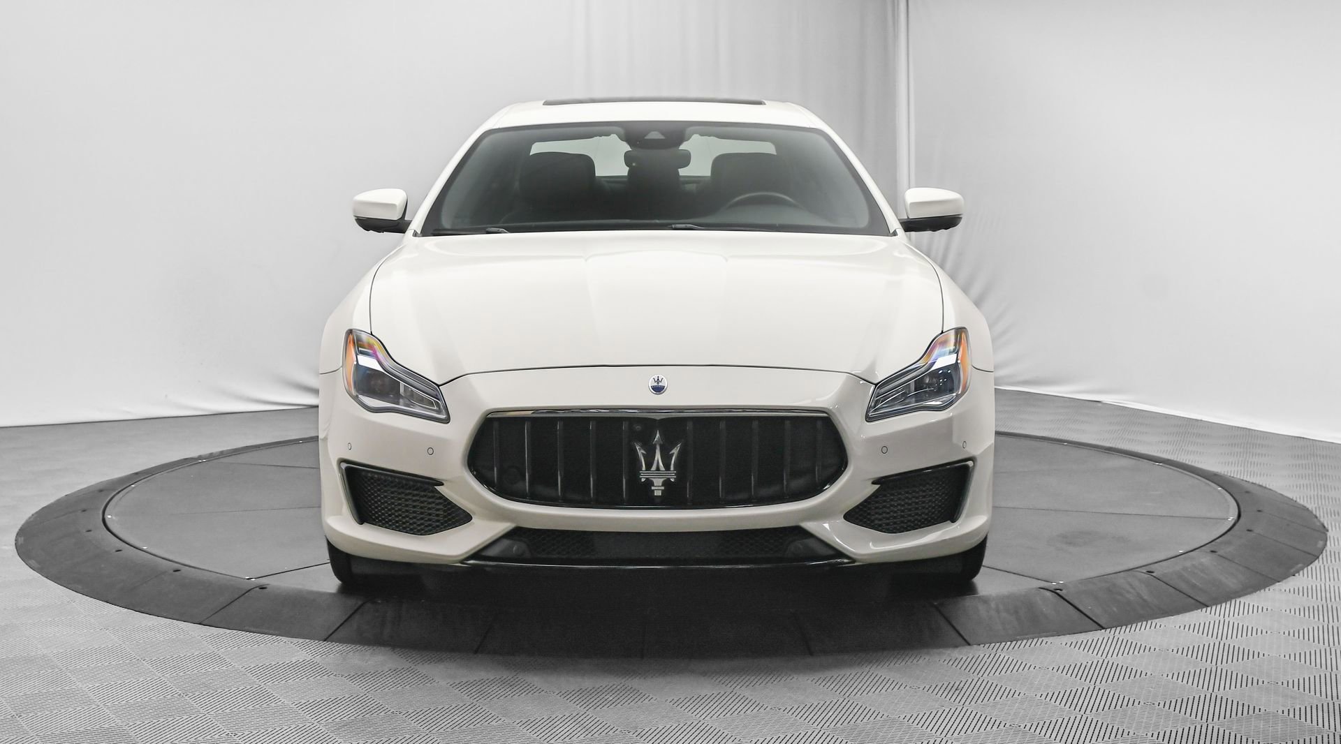 Used 2022 Maserati Quattroporte Modena Q4 image 2