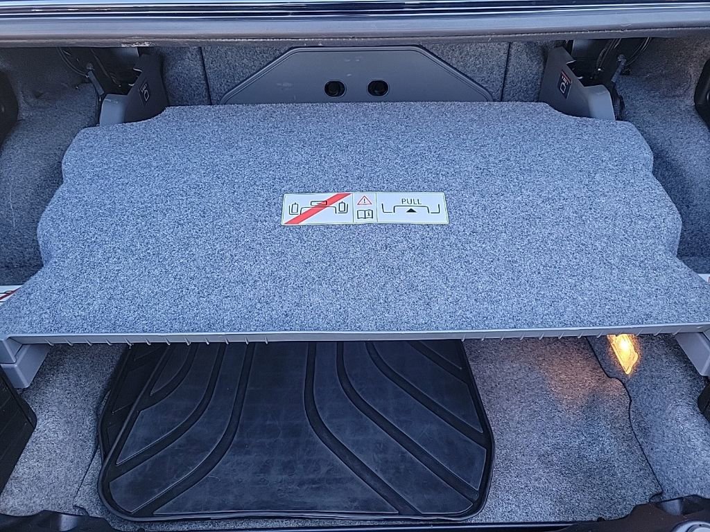 Used 2011 BMW 335i Convertible image 27