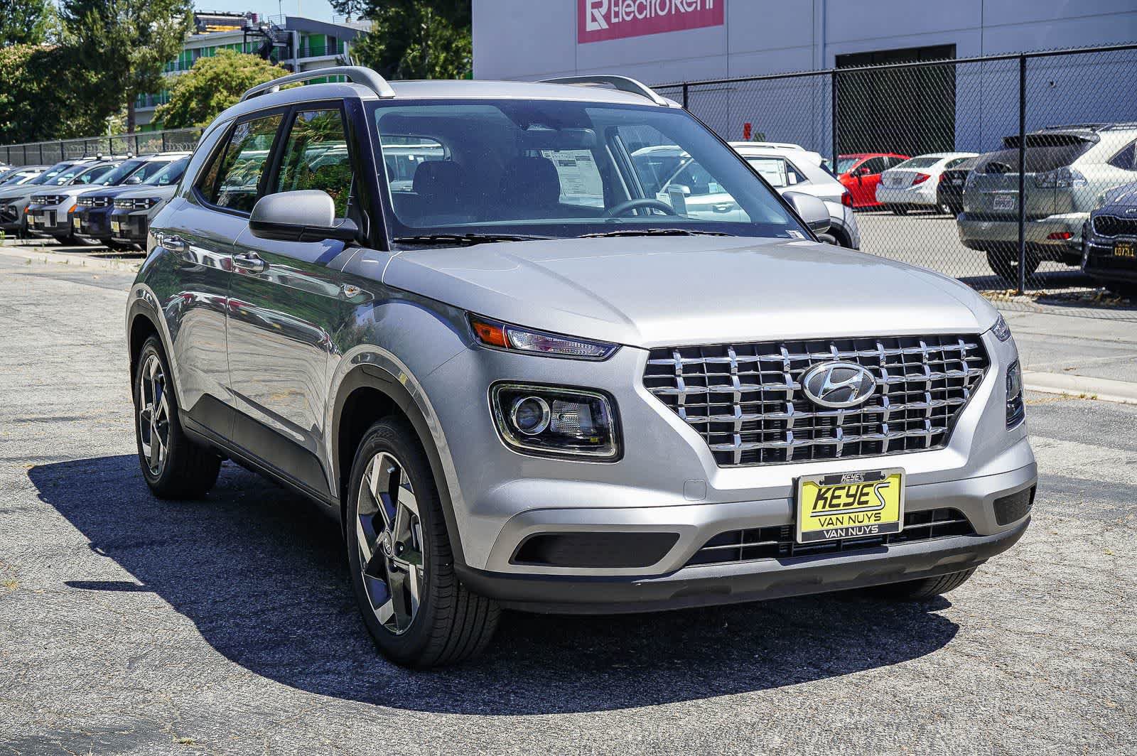 New 2026 Hyundai Venue SEL FWD image 3