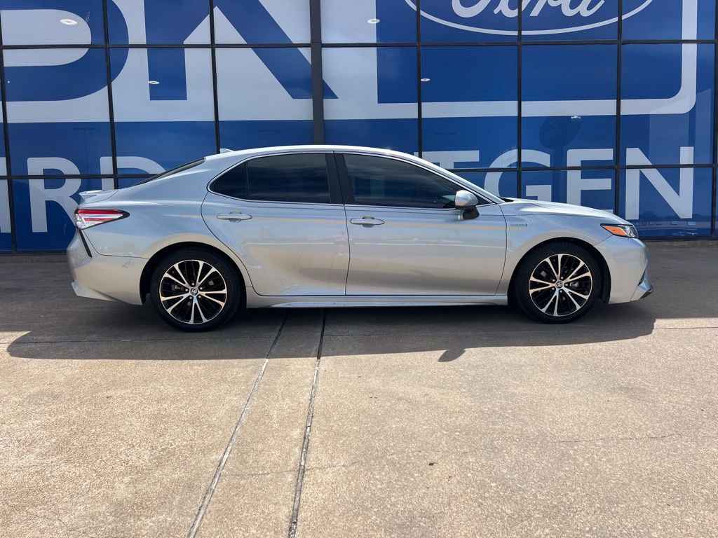 Used 2020 Toyota Camry SE image 9