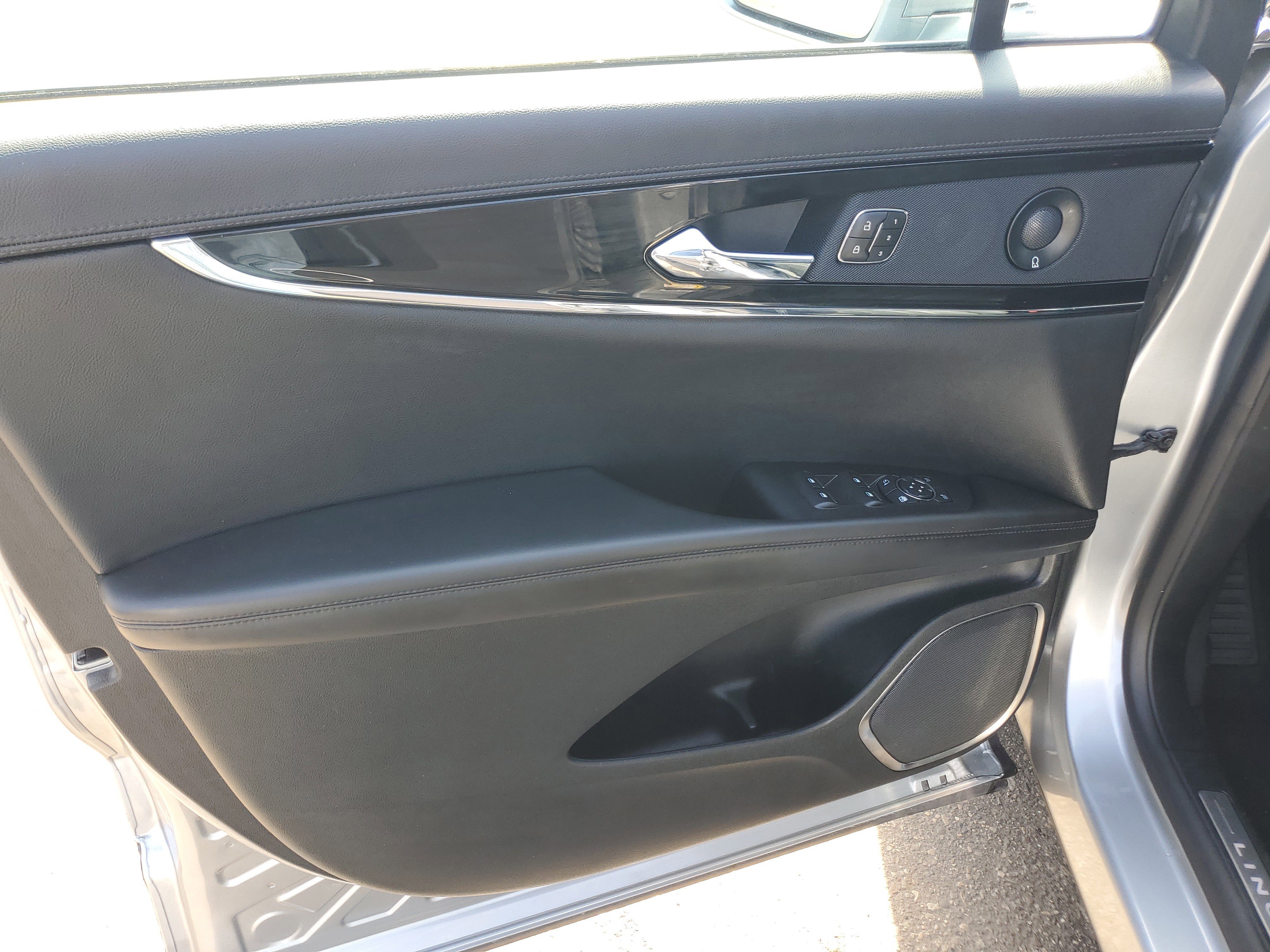 Certified 2023 Lincoln Nautilus Reserve w/ Luxury Package AWD/4WD image 10