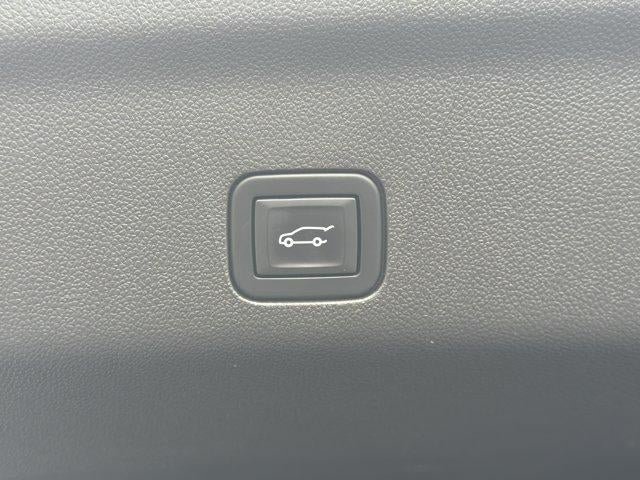 Used 2022 GMC Yukon Denali AWD/4WD image 19