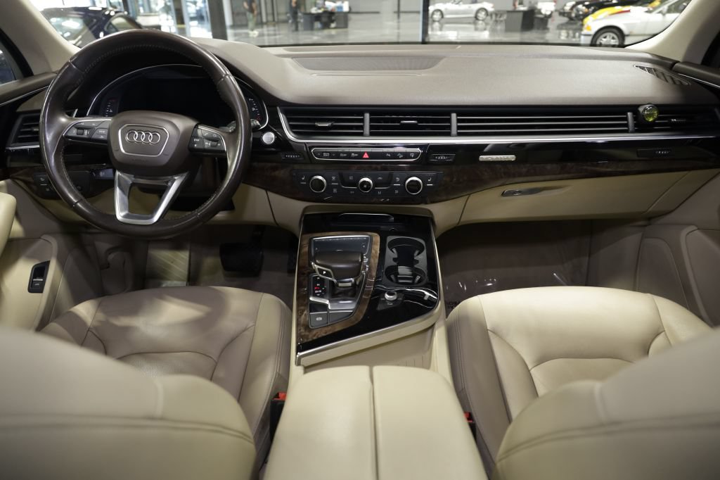 Used 2017 Audi Q7 3.0T Premium Plus AWD/4WD image 25