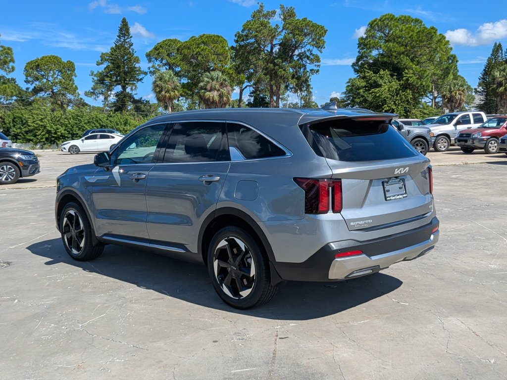 Certified 2025 Kia Sorento EX FWD image 6