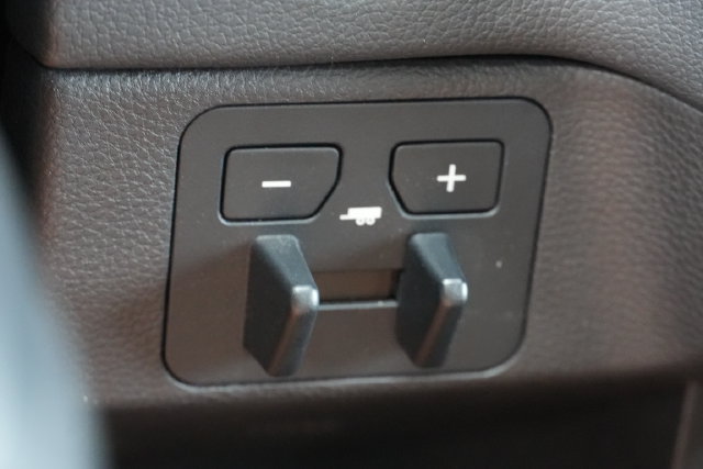 Used 2024 Toyota Tundra Limited AWD/4WD image 30