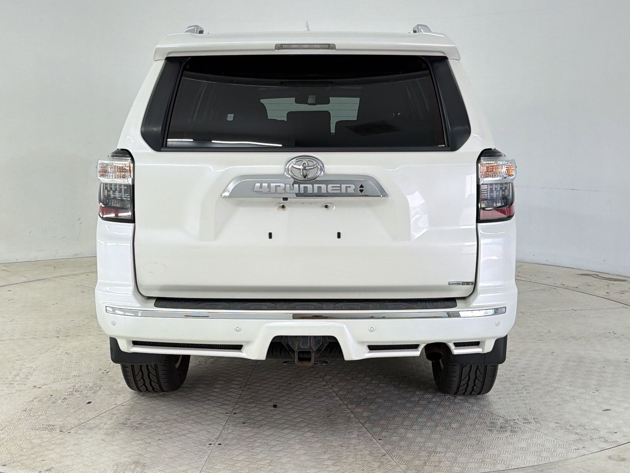 Used 2019 Toyota 4Runner Limited AWD/4WD image 10