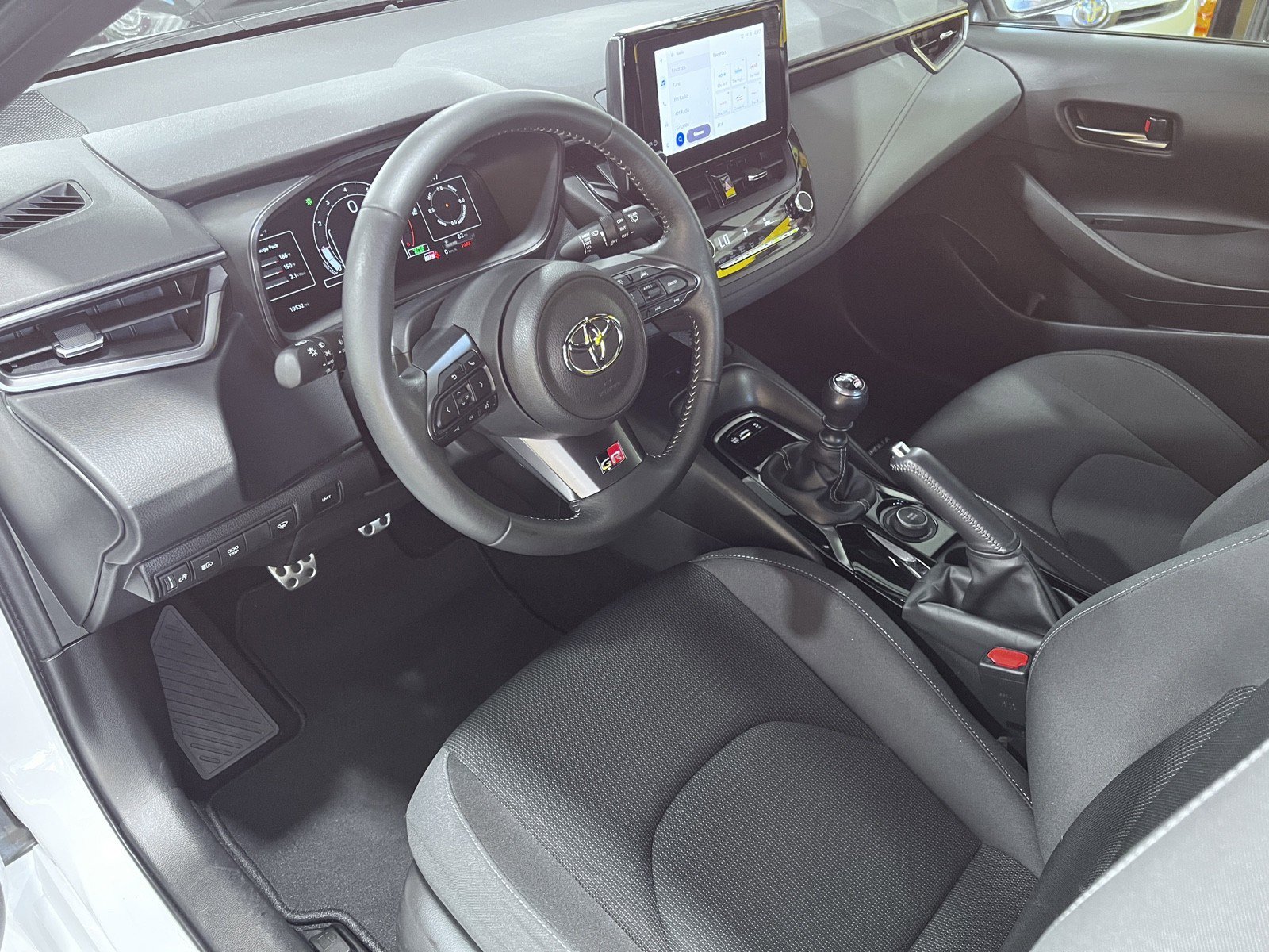 Used 2023 Toyota Corolla Core w/ Performance Package image 14