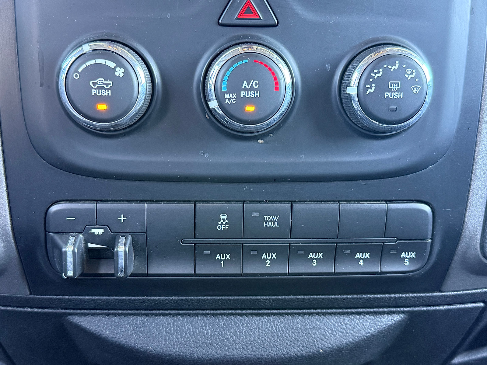 Used 2018 RAM 2500 Tradesman w/ Chrome Appearance Group AWD/4WD image 20