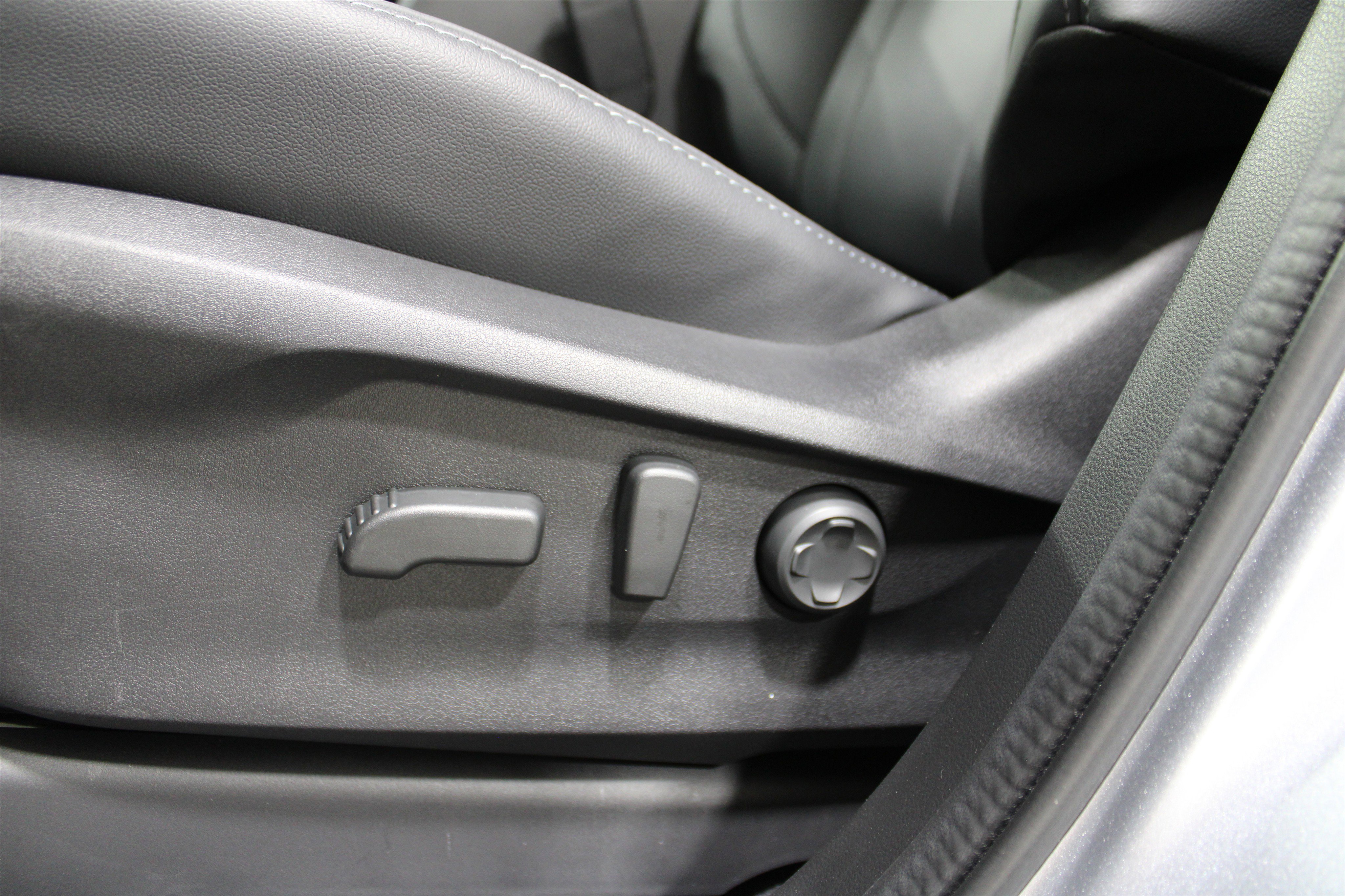 New 2025 Subaru Ascent Limited image 4