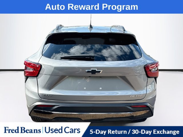 Used 2025 Chevrolet Trax ACTIV w/ Sunroof Package FWD image 8