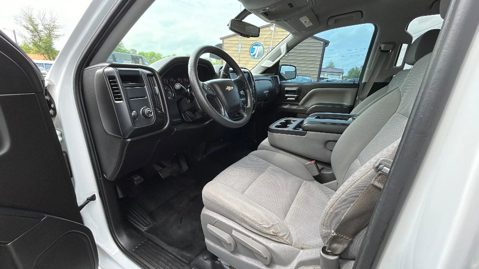 Used 2014 Chevrolet Silverado 1500 W/T w/ Trailering Package image 2