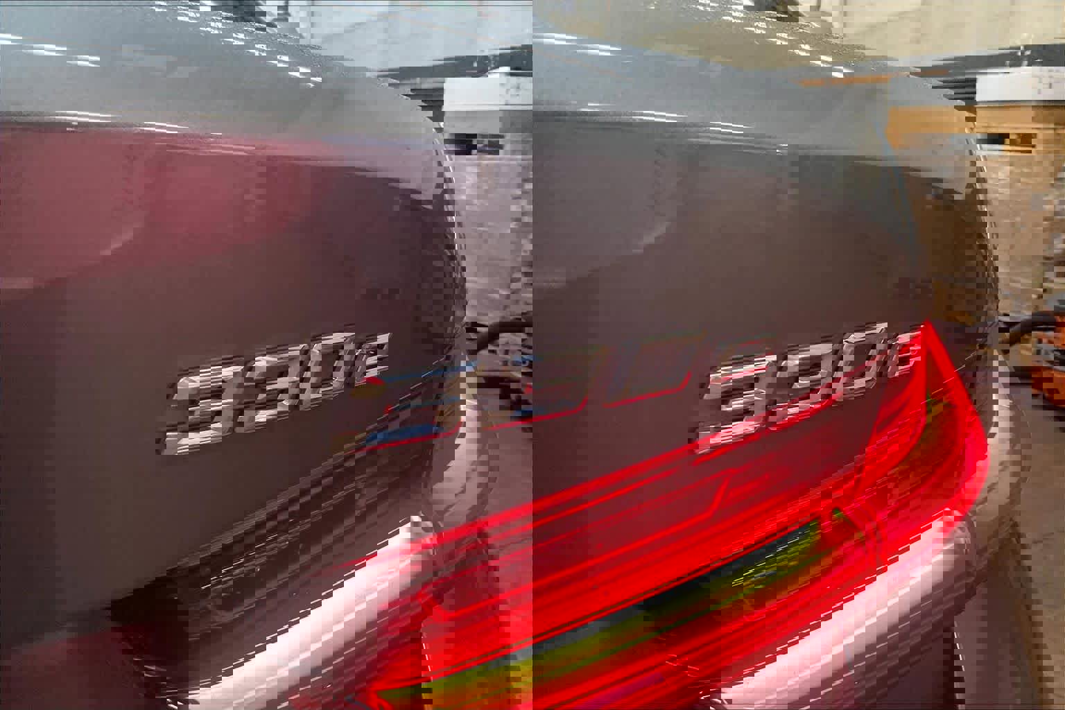 Used 2023 BMW 330e image 11