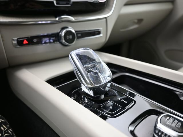 Used 2023 Volvo XC60 B5 Ultimate w/ Climate Package image 13