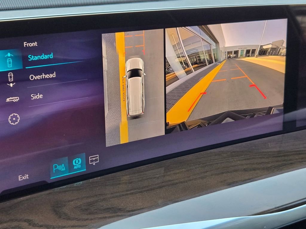 New 2026 Cadillac Escalade ESV Platinum Sport w/ LPO, ONYX Package image 19