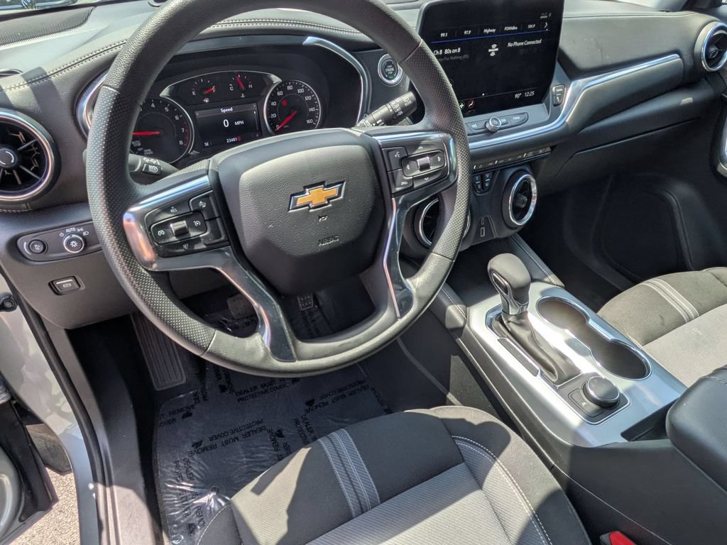 Used 2025 Chevrolet Blazer LT FWD image 15