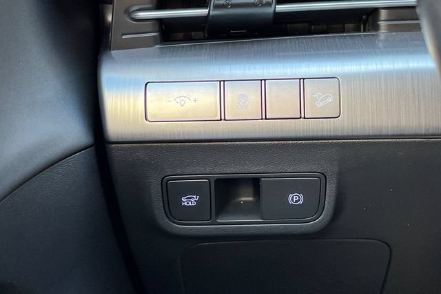 Certified 2025 Hyundai Kona Limited AWD/4WD image 37