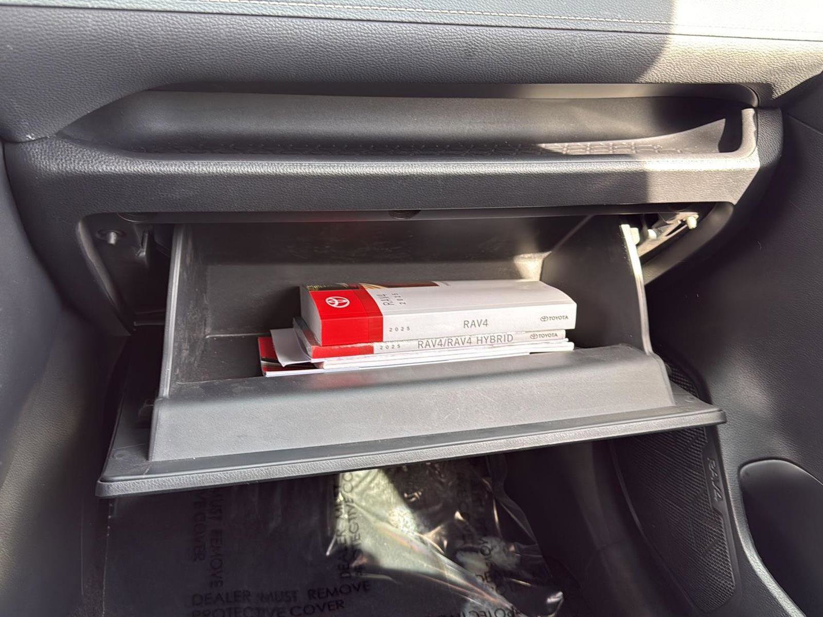 Used 2025 Toyota RAV4 XLE image 38