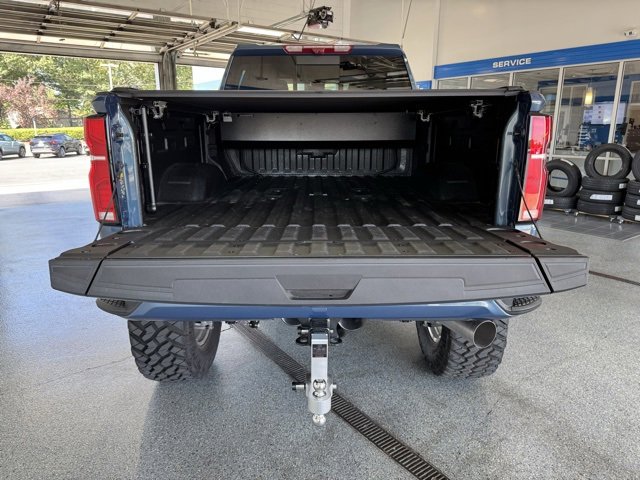 Used 2025 Chevrolet Silverado 2500 High Country w/ Technology Package image 9