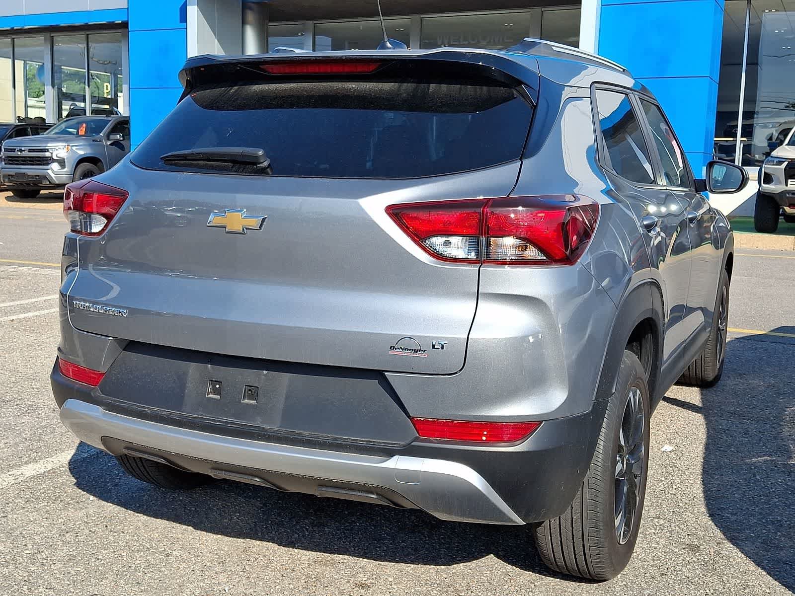 Used 2023 Chevrolet TrailBlazer LT FWD image 3