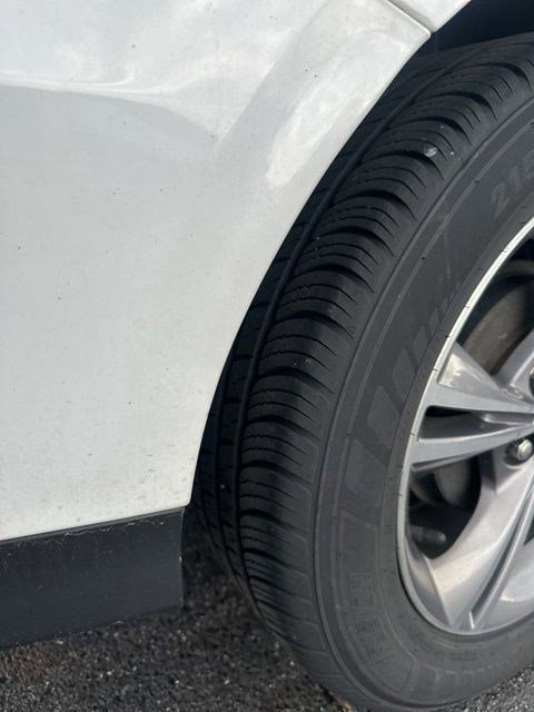 Used 2018 Ford Focus SE w/ SE Appearance Package FWD image 11