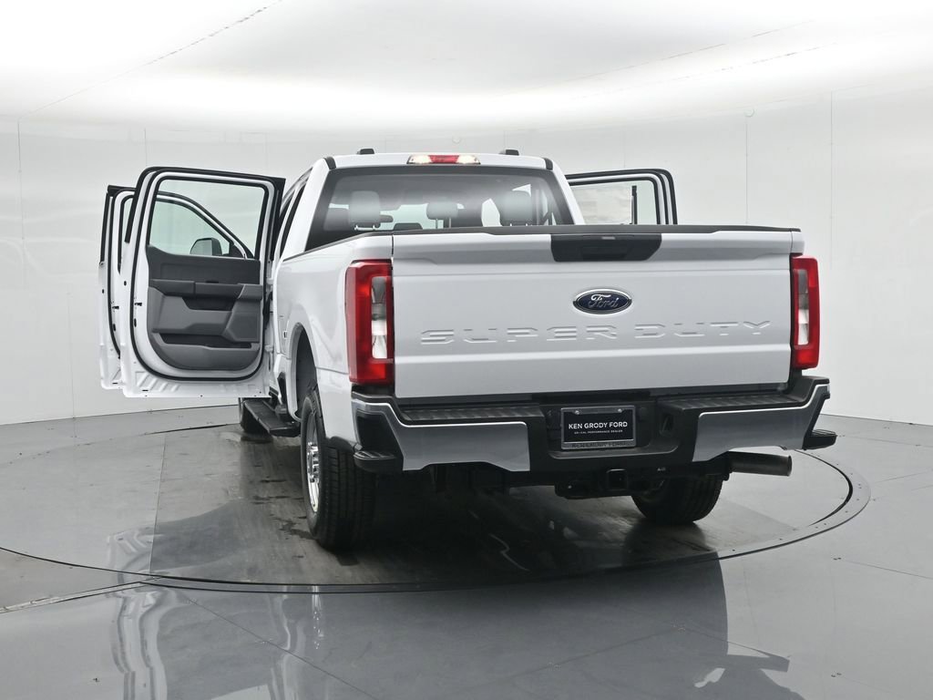 New 2026 Ford F250 XL w/ XL Chrome Package image 18