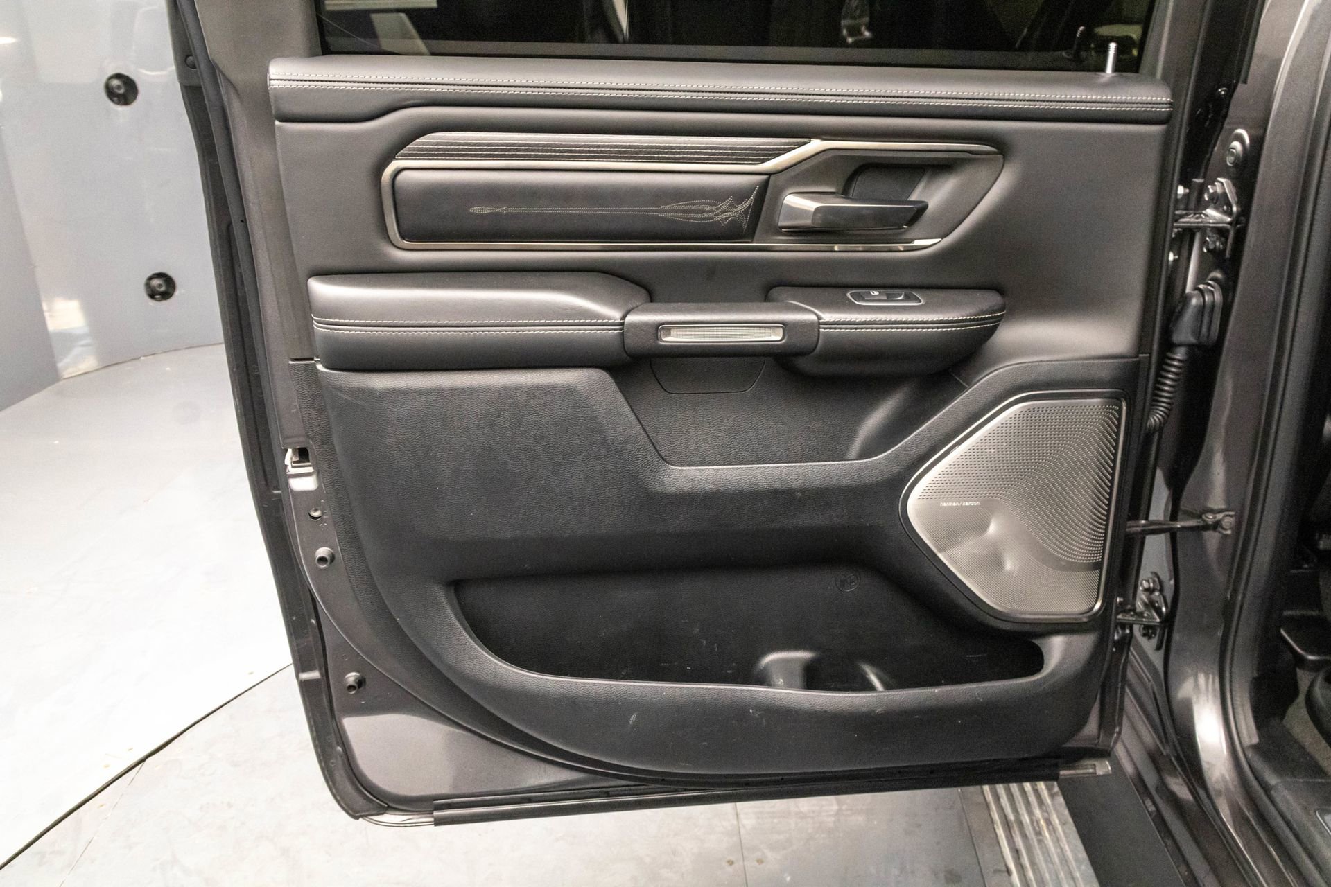 Used 2020 RAM 1500 Limited image 32