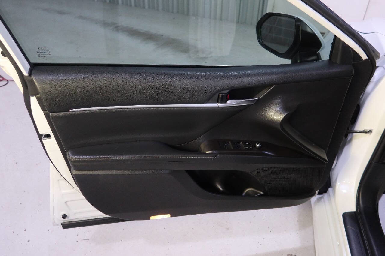 Used 2023 Toyota Camry XSE w/ Navigation Package image 33