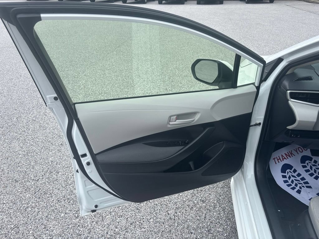 Used 2023 Toyota Corolla LE FWD image 8