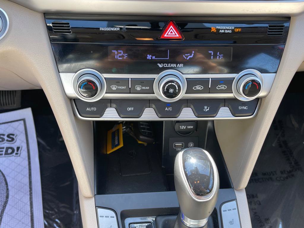 Used 2020 Hyundai Elantra Limited w/ Ultimate Package 03 FWD image 25