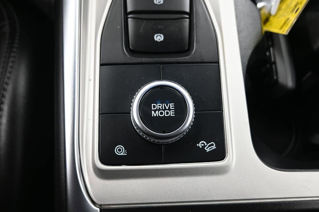 Used 2023 Ford Explorer XLT w/ Equipment Group 202A AWD/4WD image 24