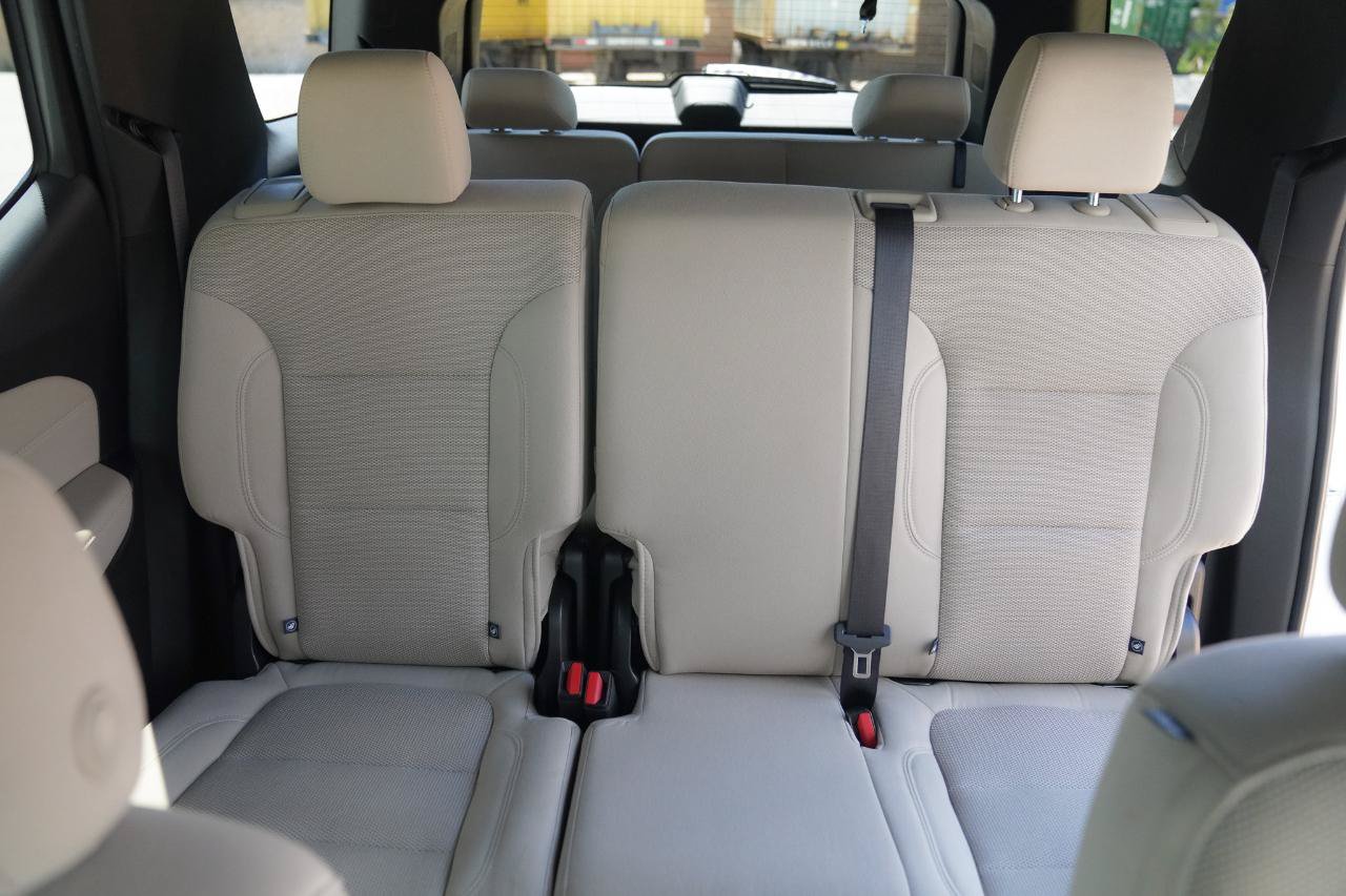 Used 2023 Chevrolet Traverse LS AWD/4WD image 32