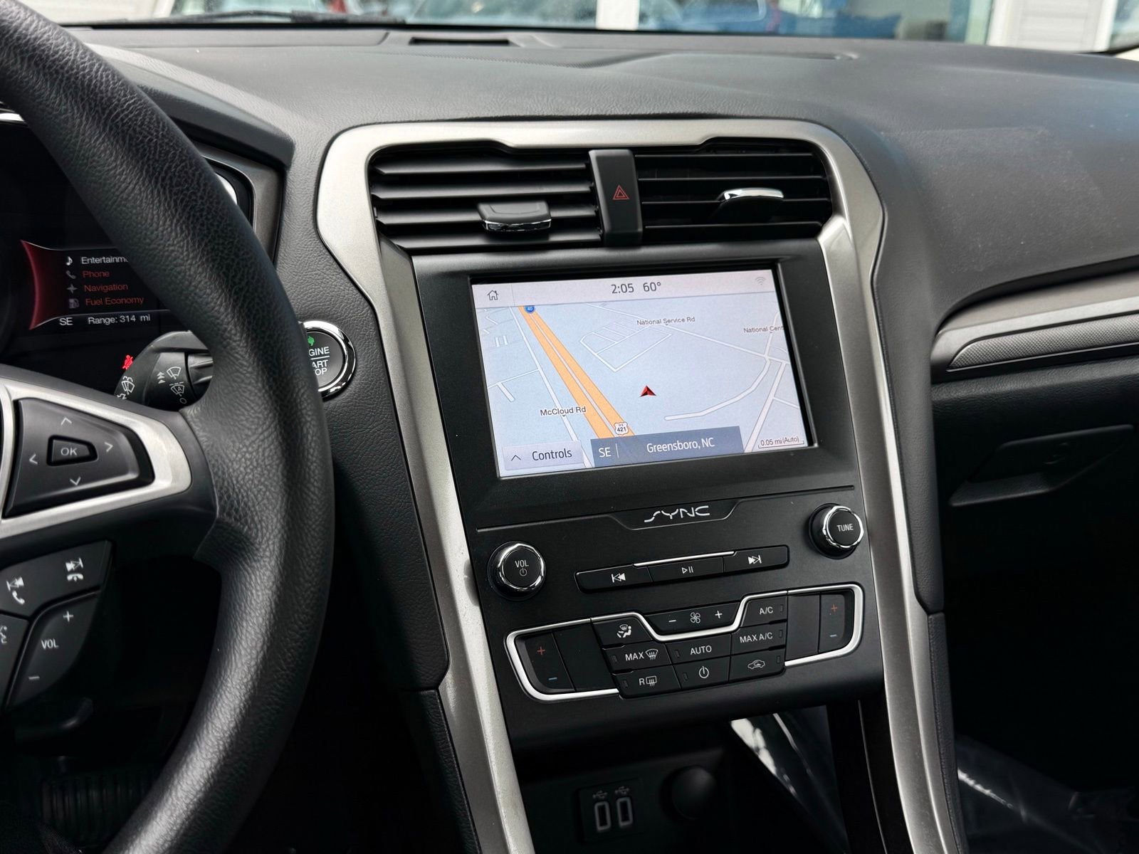 Used 2019 Ford Fusion SE FWD image 31