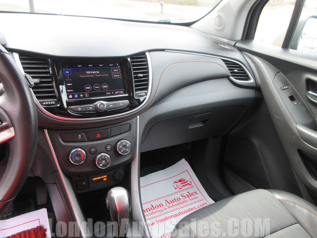 Used 2022 Chevrolet Trax LT w/ Sport Edition image 11