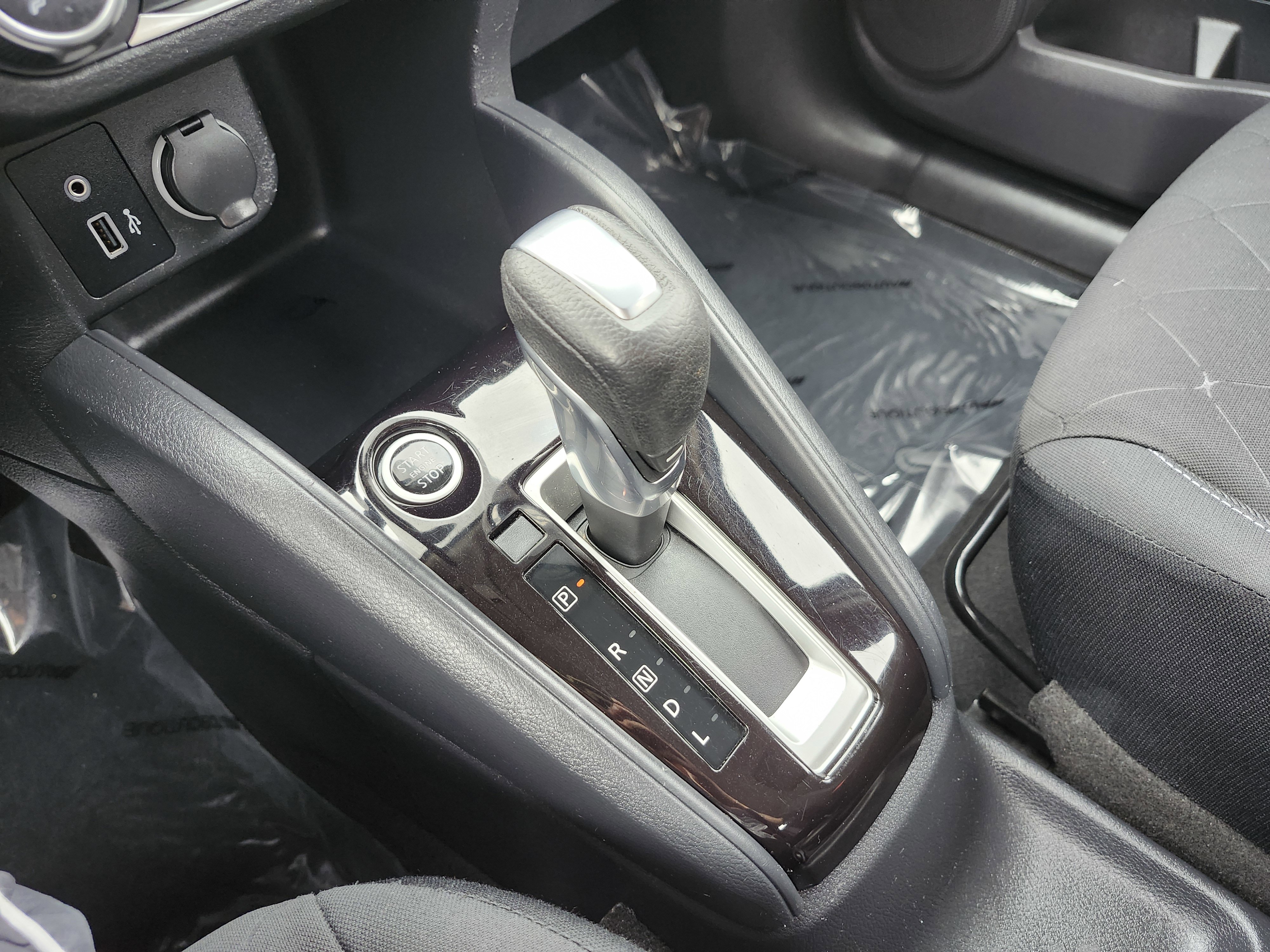 Used 2020 Nissan Kicks S FWD image 29