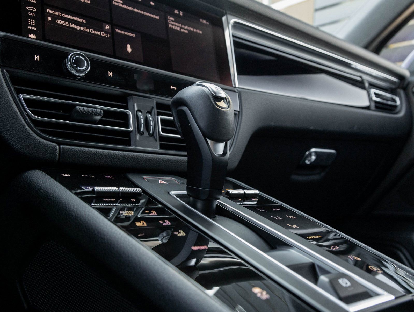 Certified 2026 Porsche Macan image 27