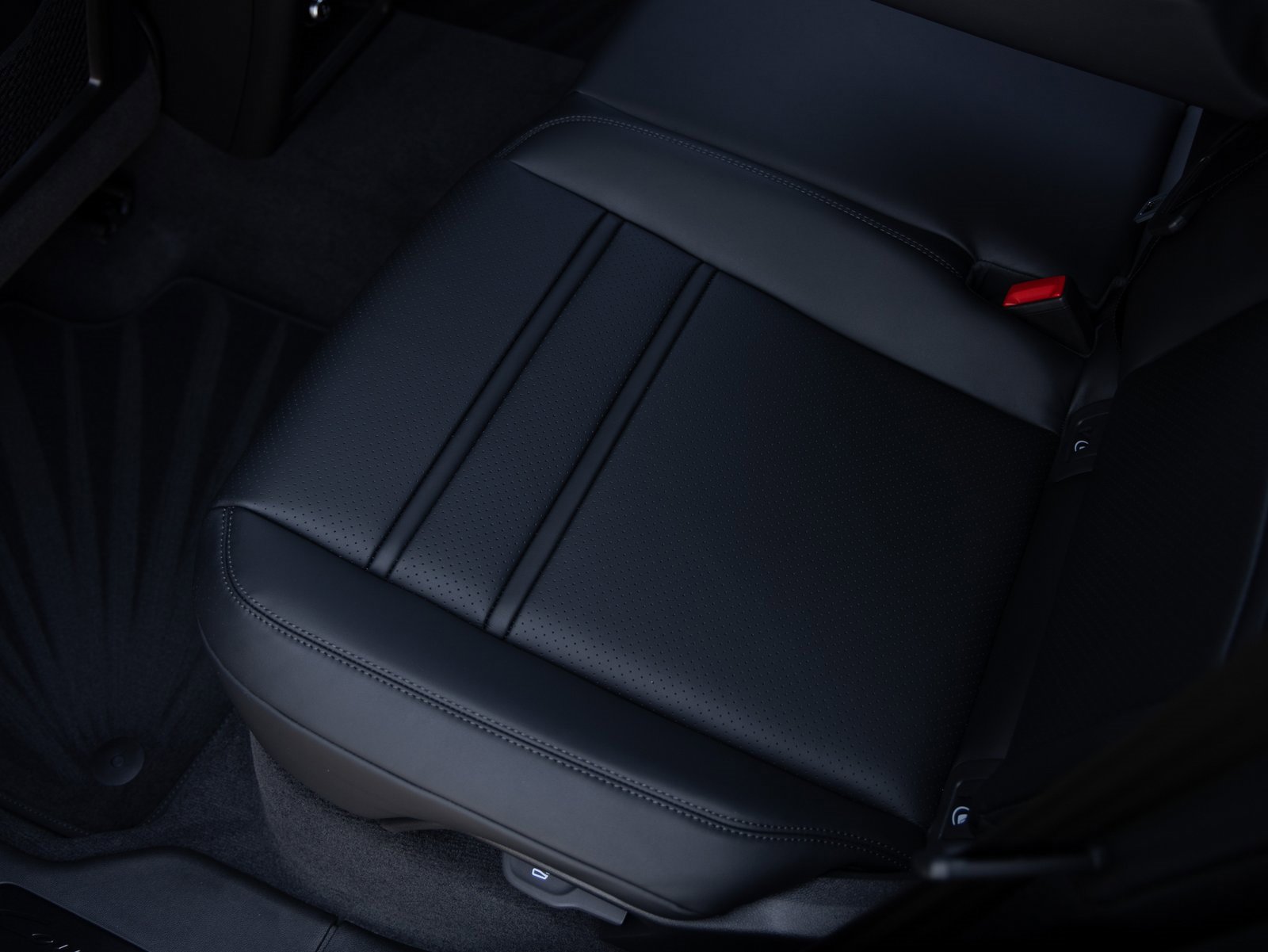 Certified 2026 Porsche Cayenne GTS image 32