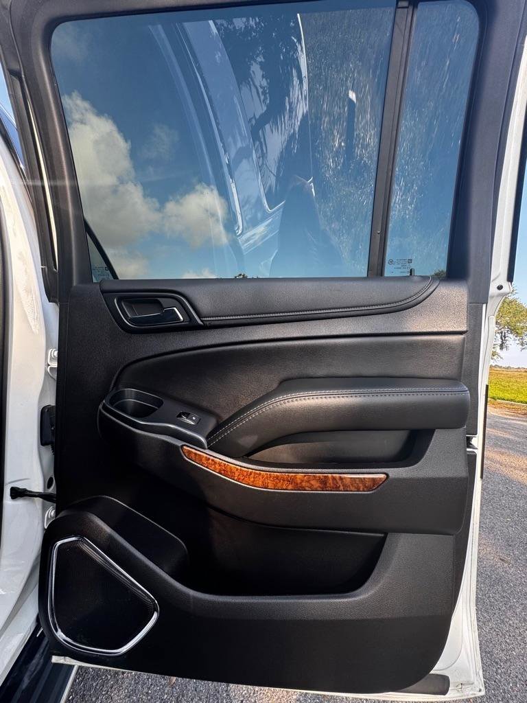 Used 2017 Chevrolet Suburban Premier AWD/4WD image 16