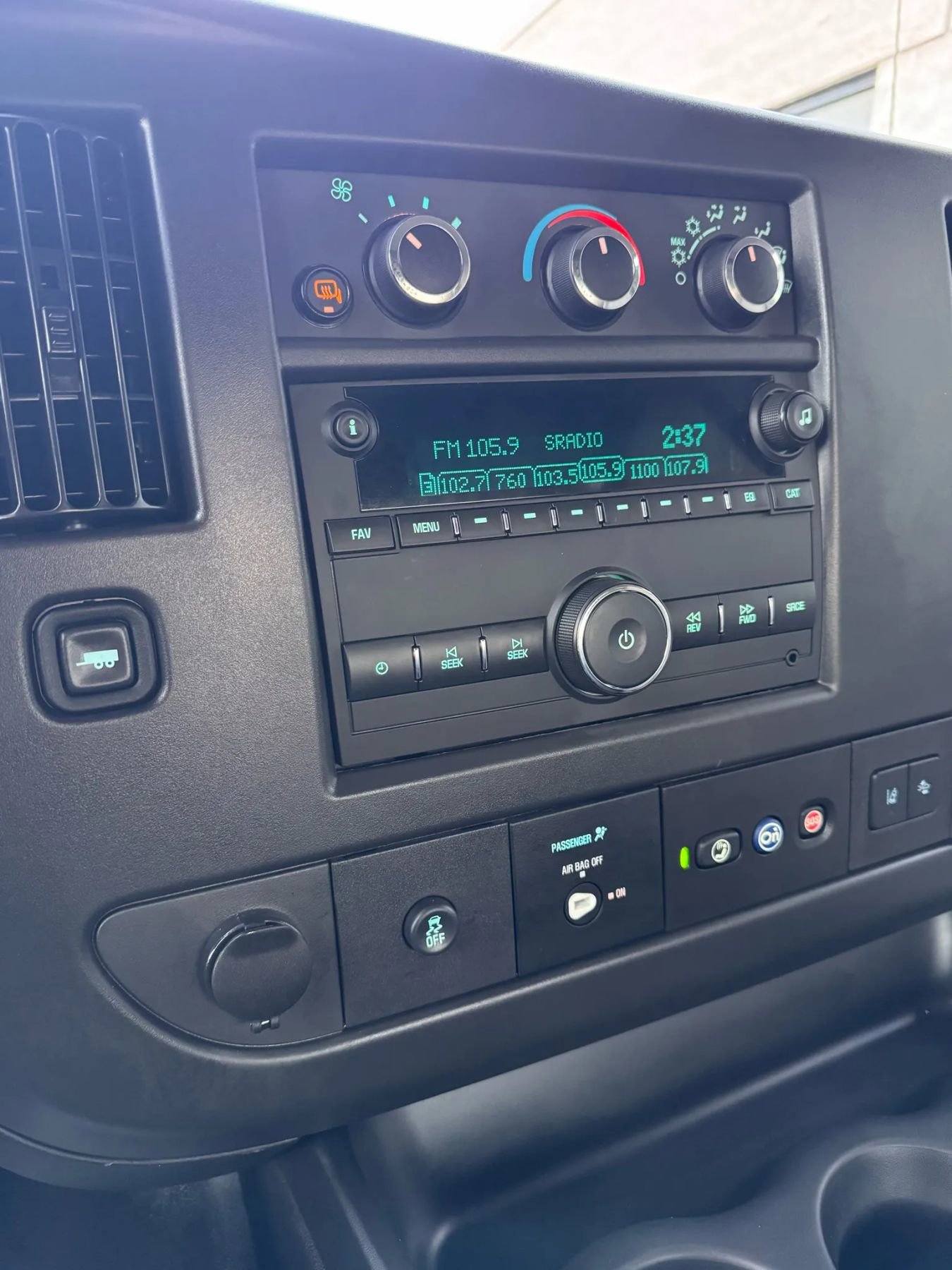 Used 2025 Chevrolet Express 2500 Extended w/ Communications Package RWD image 20