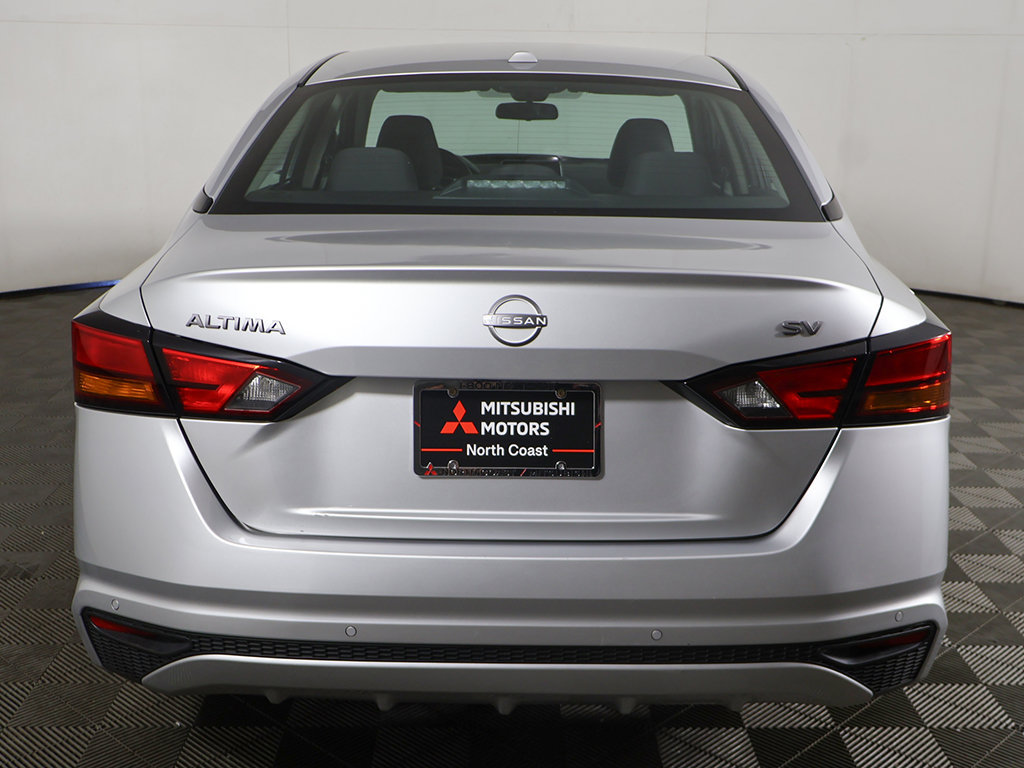 Used 2024 Nissan Altima 2.5 SV FWD image 9