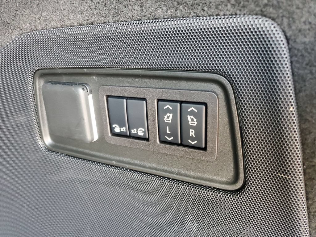 Used 2024 Cadillac Escalade ESV Premium Luxury w/ LPO, Floor Liner Package AWD/4WD image 30